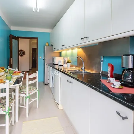 Spacious Modern Beach House - Esposende